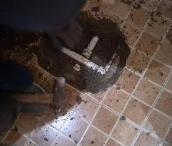 和顺卫生间漏水维修公司为您分享下卫生间渗水如何处理及注意事项
